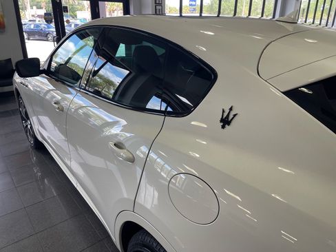 Used 2022 Maserati Levante Modena AWD/4WD image 14