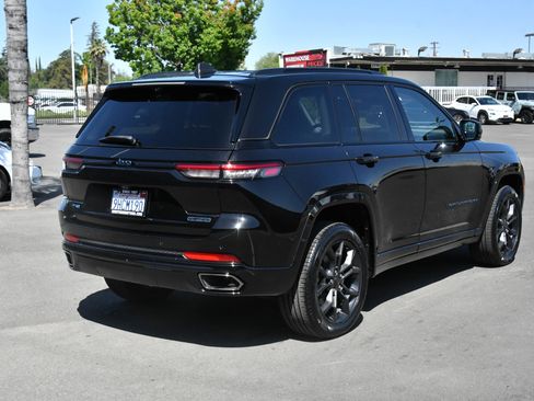 Used 2023 Jeep Grand Cherokee 30th Anniversary AWD/4WD image 8