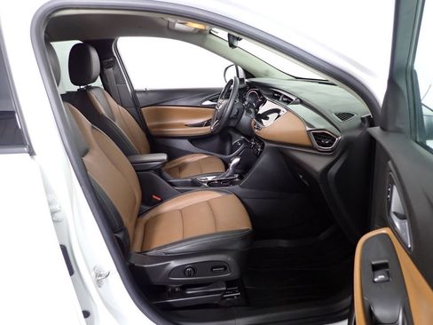 Used 2021 Buick Encore GX Essence AWD/4WD image 36