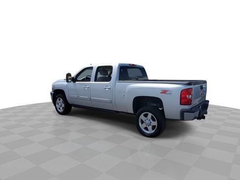 Used 2012 Chevrolet Silverado 2500 LTZ w/ LTZ Plus Package AWD/4WD image 6