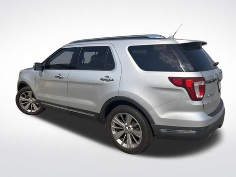 Used 2018 Ford Explorer Limited FWD image 2