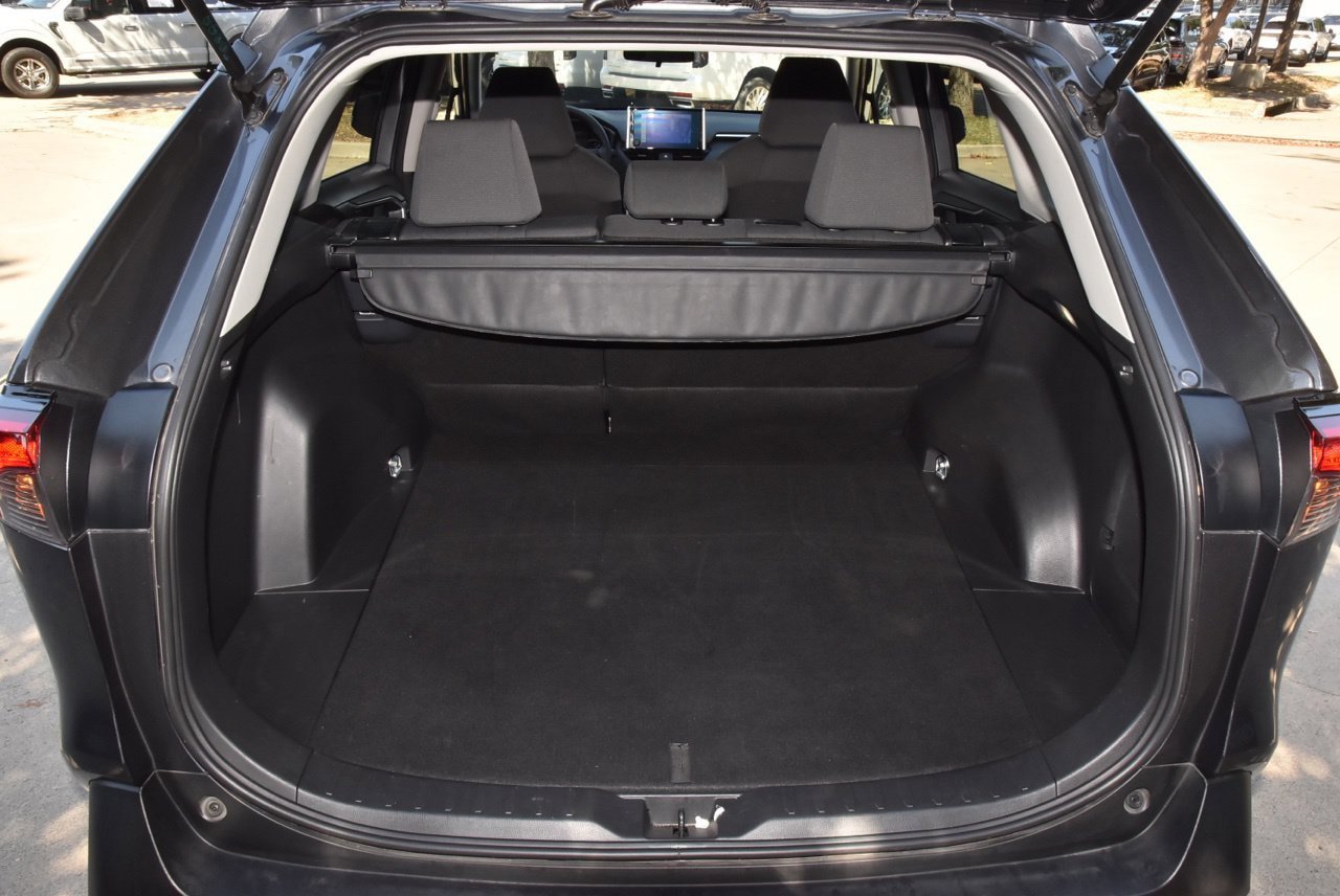 Used 2025 Toyota RAV4 XLE AWD/4WD image 35