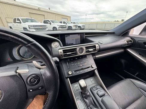 Used 2016 Lexus IS 200t w/ F Sport Package RWD image 27