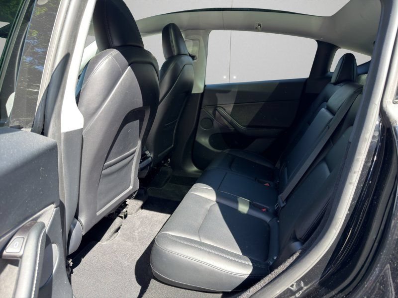 Used 2024 Tesla Model Y Long Range AWD/4WD image 10