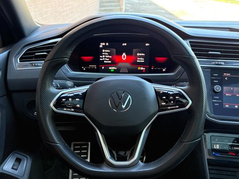Used 2022 Volkswagen Tiguan SE R-Line AWD/4WD image 15