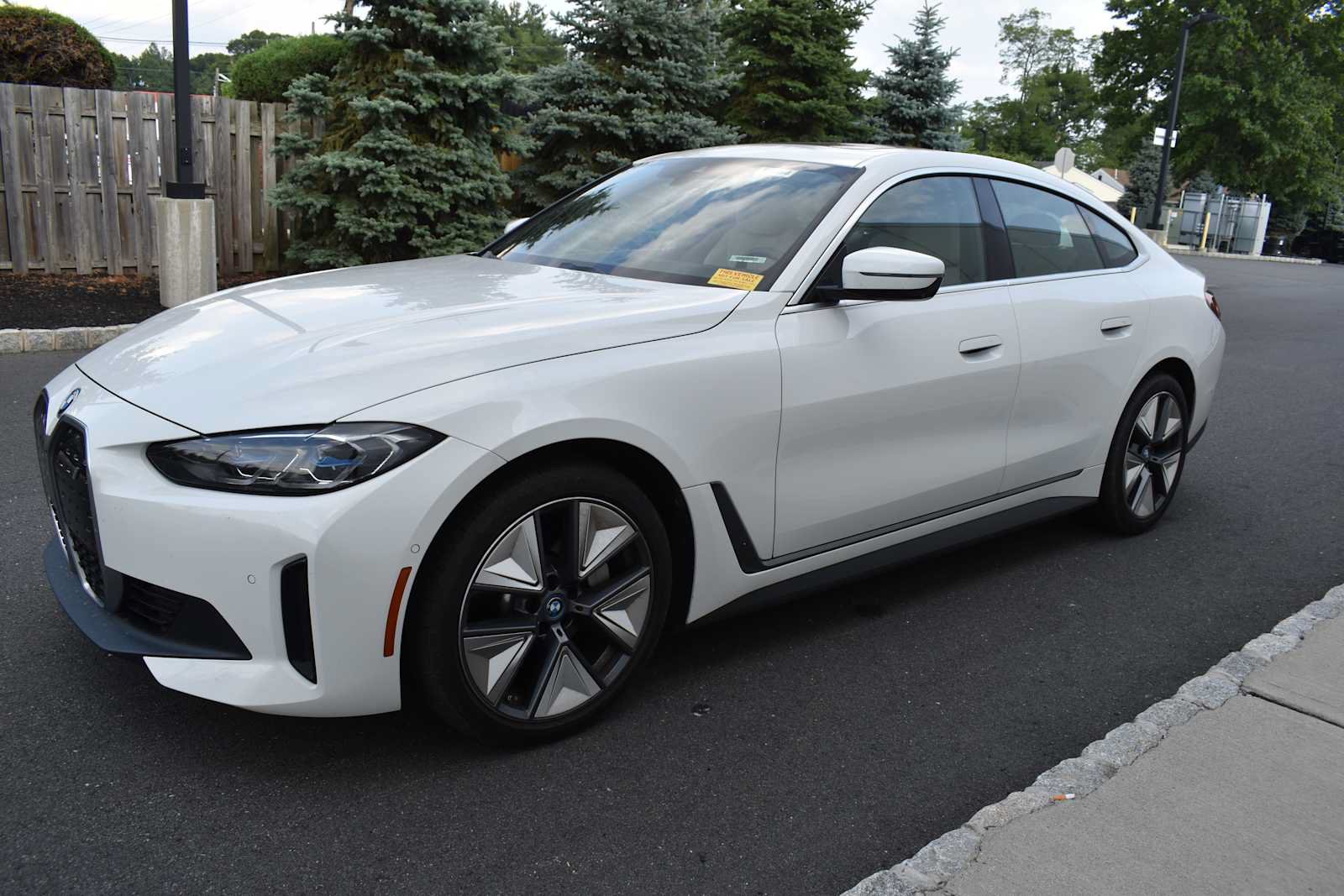 Used 2024 BMW i4 eDrive35 w/ Premium Package RWD image 3
