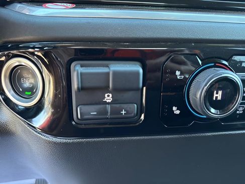 Used 2025 Chevrolet Silverado 1500 LT image 29