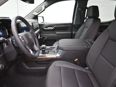 New 2026 Chevrolet Silverado 1500 RST w/ Redline Edition AWD/4WD image 16