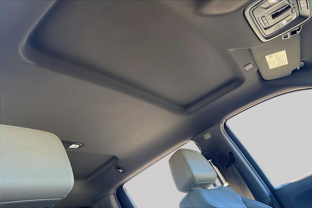 Used 2019 GMC Sierra 1500 SLT w/ SLT Premium Plus Package AWD/4WD image 28