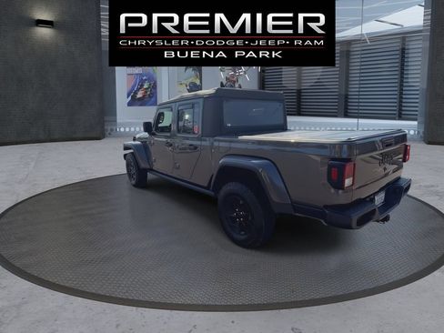 Used 2021 Jeep Gladiator Sport AWD/4WD image 6