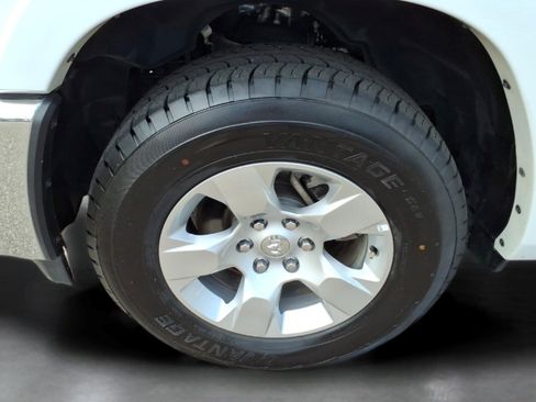 Used 2025 RAM 1500 Big Horn AWD/4WD image 9