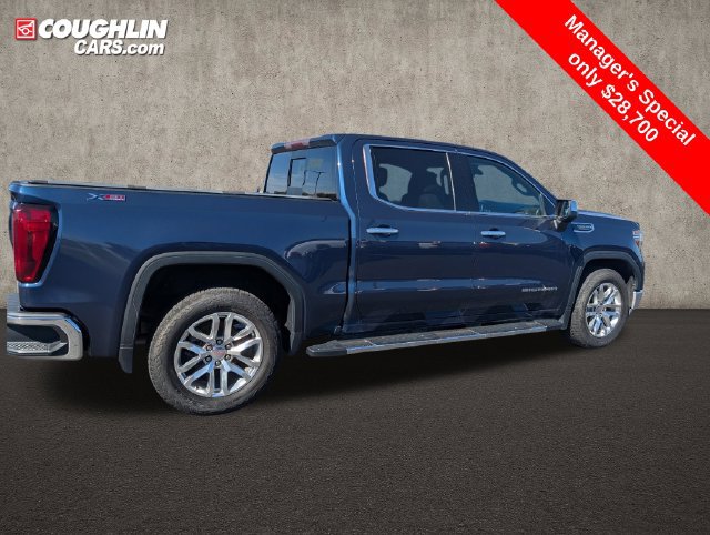 Used 2021 GMC Sierra 1500 SLT w/ SLT Premium Package AWD/4WD image 9
