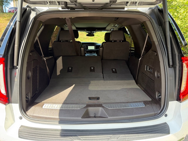 Used 2023 GMC Yukon Denali RWD image 20