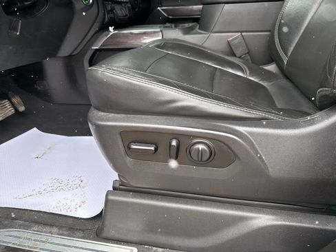 Used 2020 Chevrolet Silverado 2500 LTZ w/ LTZ Convenience Package image 28