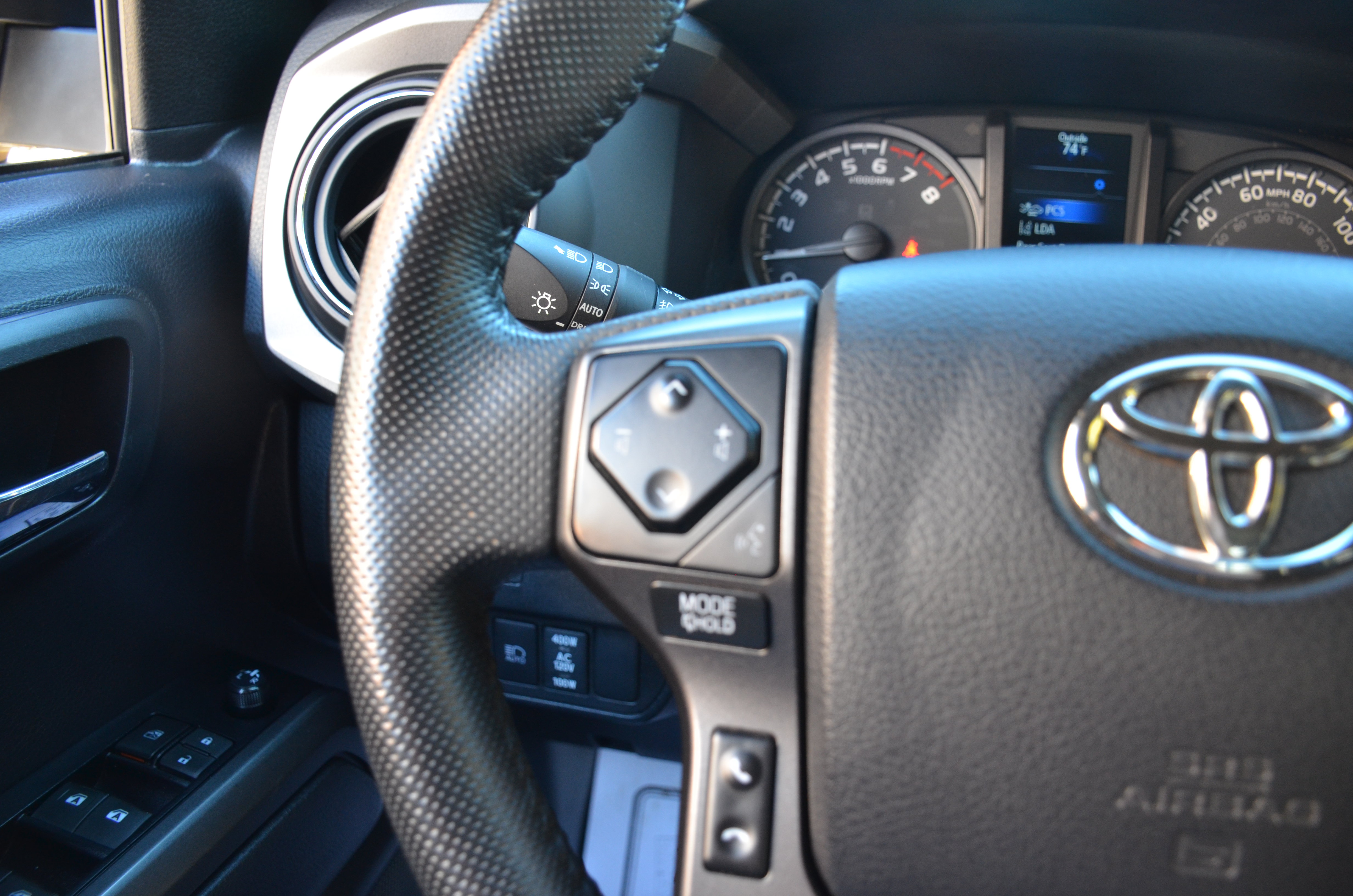 Used 2023 Toyota Tacoma TRD Off-Road w/ Technology Package AWD/4WD image 48