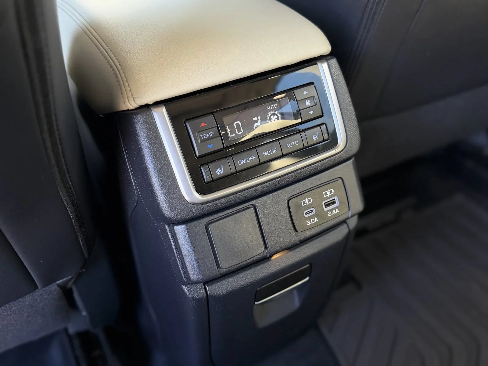 Used 2025 Subaru Ascent Limited w/ Popular Package #2 AWD/4WD image 41