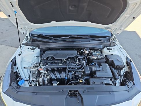 Used 2023 Hyundai Elantra SEL image 30