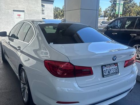 Used 2018 BMW 530i w/ Premium Package RWD image 3