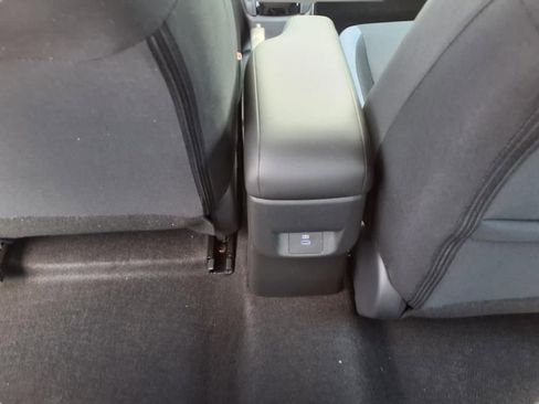 New 2025 Nissan Versa SV w/ Trunk Package FWD image 21