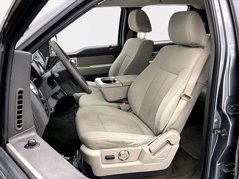 Used 2010 Ford F150 XLT image 25