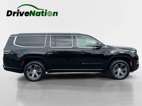 Used 2024 Jeep Grand Wagoneer L 4WD image 4