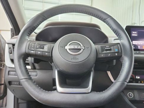 Used 2023 Nissan Rogue SV w/ SV Premium B Package FWD image 24