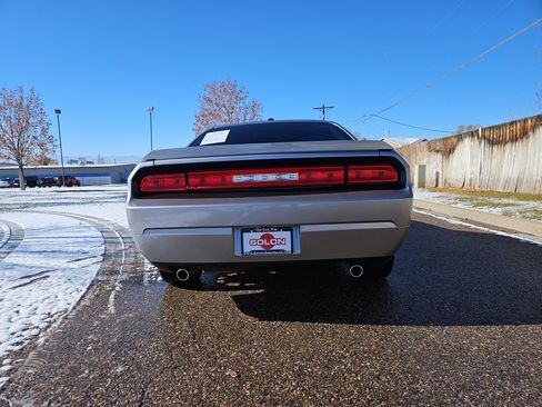 Used 2014 Dodge Challenger R/T image 6