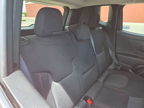 Used 2020 Jeep Renegade Trailhawk w/ Cold Weather Group AWD/4WD image 42