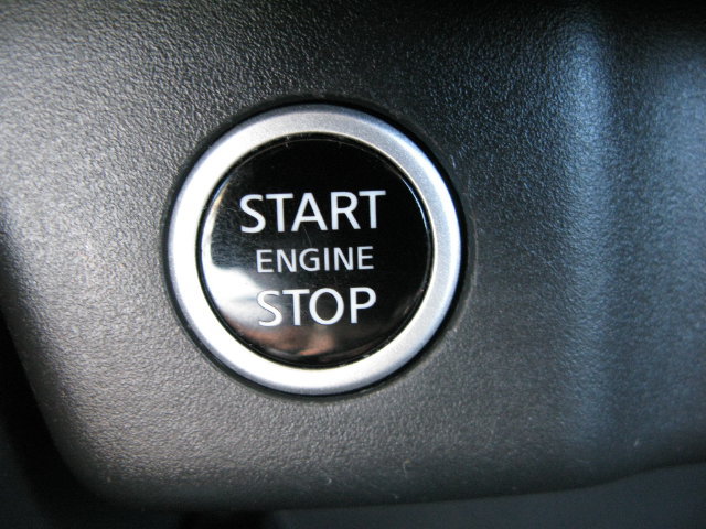 Used 2023 Nissan Rogue S AWD/4WD image 19