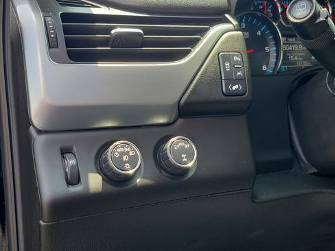 Used 2017 Chevrolet Suburban Premier AWD/4WD image 19