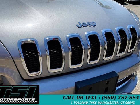 Used 2017 Jeep Cherokee Overland image 29