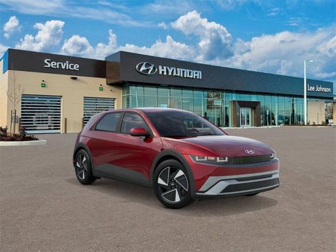 New 2026 Hyundai Ioniq 5 SEL image 2