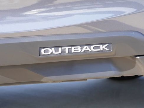 Used 2025 Subaru Outback Premium w/ Popular Package #1A AWD/4WD image 11