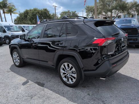 Used 2025 Toyota RAV4 XLE Premium FWD image 7