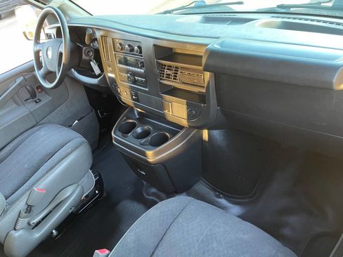 Used 2018 Chevrolet Express 2500 w/ Driver Convenience Package image 8
