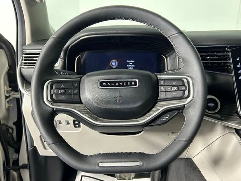 Used 2022 Jeep Wagoneer Series III image 27