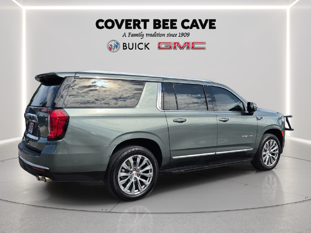 Used 2024 GMC Yukon XL Denali w/ Advanced Technology Package AWD/4WD image 7