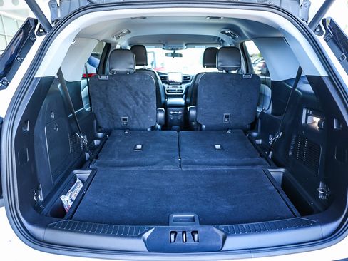 Used 2022 Ford Explorer XLT w/ Equipment Group 202A image 31