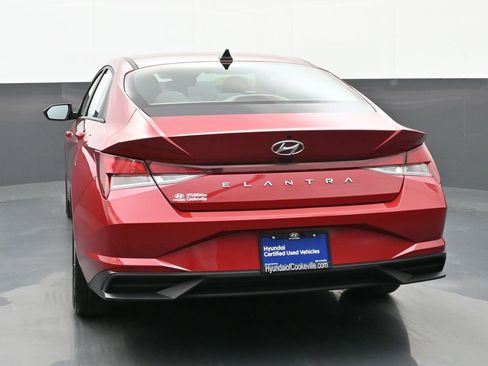 Certified 2022 Hyundai Elantra SEL image 5