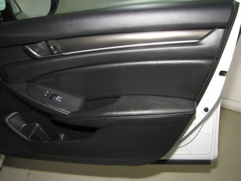 Used 2020 Honda Accord Sport image 20