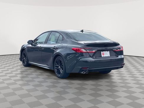 Used 2025 Toyota Camry SE image 5