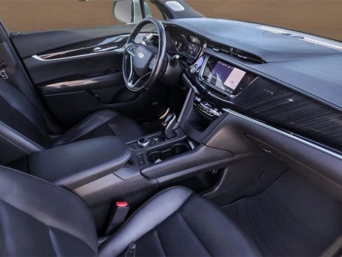 Used 2023 Cadillac XT6 Premium Luxury image 32