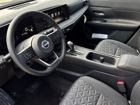 New 2026 Nissan Kicks SV w/ SV Premium Package image 8