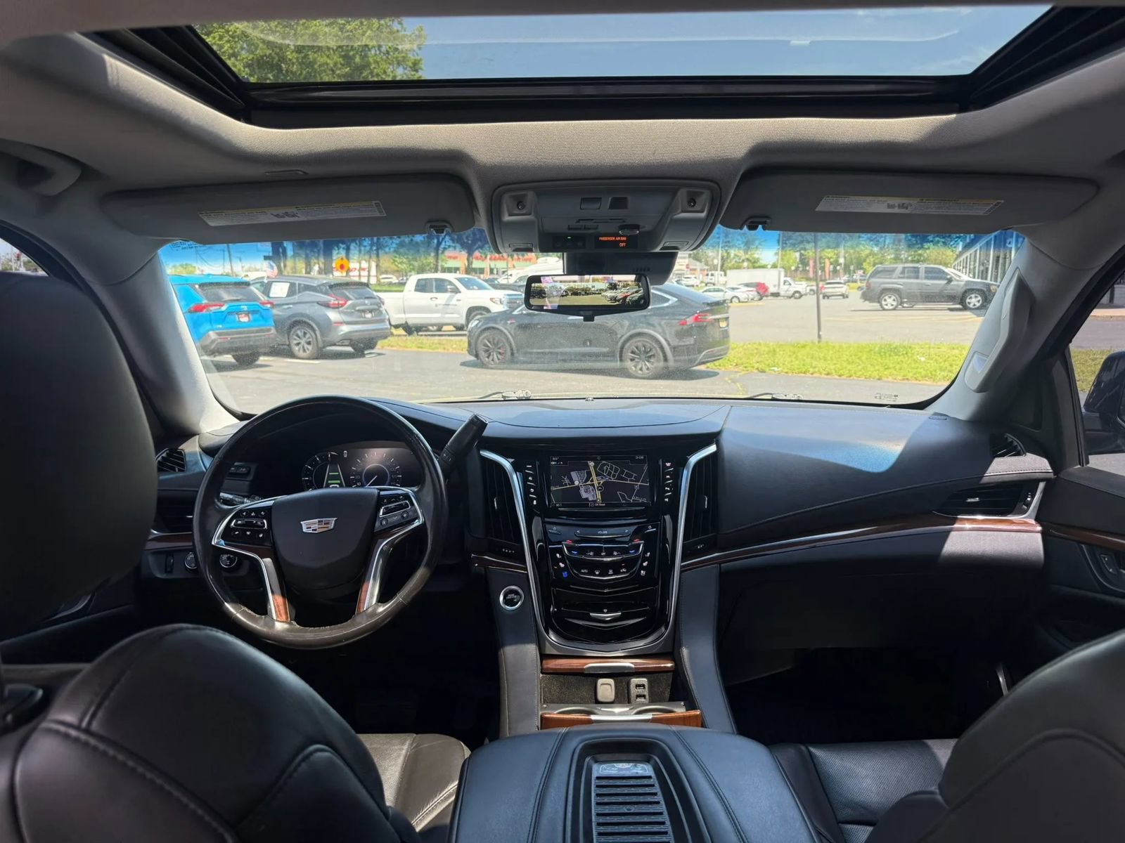 Used 2019 Cadillac Escalade Luxury AWD/4WD image 41