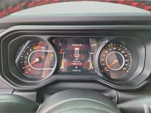 Used 2024 Jeep Wrangler Unlimited Rubicon 392 AWD/4WD image 37