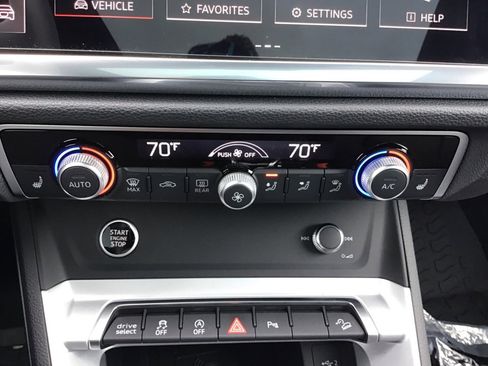 New 2025 Audi Q3 2.0T Premium image 17