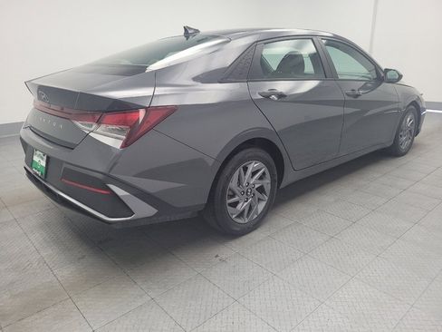 Used 2024 Hyundai Elantra SEL FWD image 9
