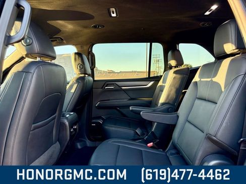 Used 2024 GMC Acadia Elevation image 15