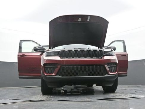 New 2025 Jeep Grand Cherokee Altitude AWD/4WD image 66
