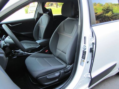 Used 2024 Kia Niro LX FWD image 14